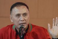 Ketum PSSI yang akrab disapa Iwan Bule resmi memutuskan untuk menhentikan sementara perhelatan Liga 1 dan Liga 2 untuk mengantisipasi penyebaran virus Corona. (Foto: tirto.id)