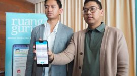 Ruangguru dan Telkomsel memberikan akses untuk siswa belajar secara online. (Foto: sinarharapan.id)