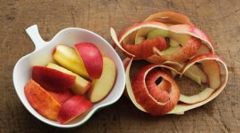 Kulit apel memiliki cukup banyak manfaat untuk kesehatan yang sangat sayang untuk dilewatkan. (Foto: shutterstock)