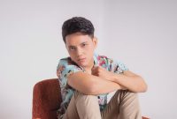 Stevan Pasaribu baru saja merilis single terbarunya yang dibantu oleh David NOAH berjudul 