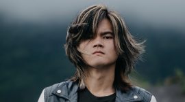 Penyanyi Axl Ramanda kembali menunjukkan bakatnya dengan merilis lagu perdana yang berjudul “Lepas dan Pergi”. (Foto: Dok. Axl Ramanda)