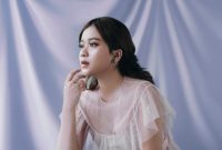 Penyanyi cantik Brisia Jodie dipercaya mengisi original soundtrack film Merindu Cahaya de Amstel yang diberi judul 