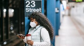 Berbagai sampah yang ada di ponsel harus segera dibersihkan salah satunya dengan melakukan digital decluttering. (Foto: Pexels)