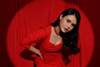 Penyanyi cantik Maizura baru saja merilis single terbarunya bertajuk "Ninu Ninu" yang berpesan untuk tidak jatuh cinta terlalu cepat. (Foto: Dok. Musica Studios)