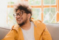 Kunto Aji kembali meramaikan industri musik Tanah Air dengan merilis single baru berjudul 