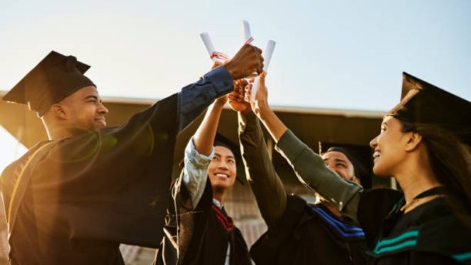 Ratusan alumni penerima LPDP tidak ingin pulang ke Indonesia karena berbagai alasan salah satunya tergiur dengan kehidupan di luar negeri. (Foto: iStock)