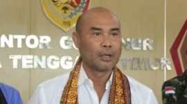 Gubernur NTT Viktor Laiskodat menetapkan kebijakan siswa SMA/SMK masuk sekolah jam 5 pagi, serta mempersilakan yang tak setuju untuk pindah. (Foto: ANTARA)