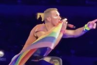 Konser perdana Coldplay di Indonesia mendapatkan penolakan dari Alumni 212 karena dianggap mendukung LGBTQ dan ateisme. (Foto: Istimewa)