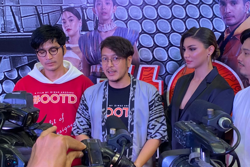 Dimas Anggara memutuskan untuk mencoba menjadi sutradara di film #OOTD yang bertemakan fashion dan kisah romansa. (Foto: Raria.id/Dhiya)