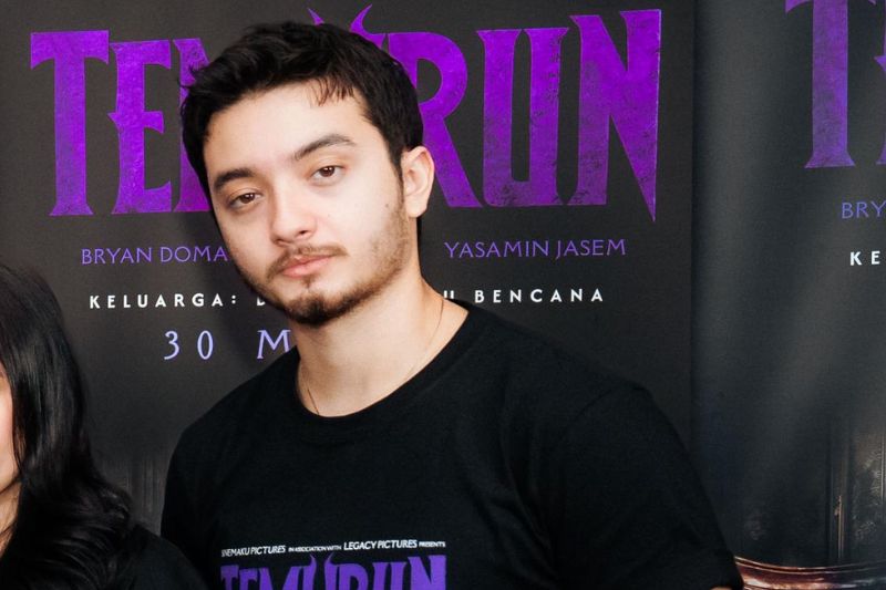 Aktor Bryan Domani hadir dalam film horor bertajuk Temurun yang mengangkat kisah seputar warisan keluarga.