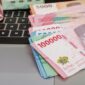 OJK menyebut gaji pekerja bakal kembali dipotong pemerintah dalam rangka tambahan program pensiun agar lebih bermanfaat. (Foto: Canva/Molas Images)