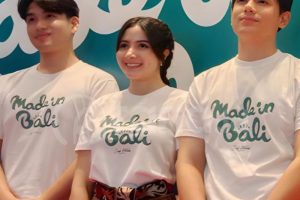 Bulan Sutena tampil berbeda dengan karakter yang lebih dominan dan ekspresif di film bioskop berjudul Made in Bali.