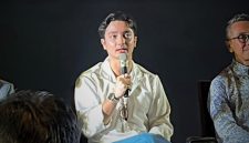 Bryan Domani bercerita soal pengalaman debutnya sebagai produser eksekutif sekaligus pemeran utama di film Tak Ingin Usai di Sini. (Foto: Raria.id/Arsallya Namera)