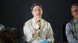 Bryan Domani bercerita soal pengalaman debutnya sebagai produser eksekutif sekaligus pemeran utama di film Tak Ingin Usai di Sini. (Foto: Raria.id/Arsallya Namera)