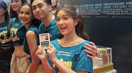 Elsa Japasal alias Eca mengungkapkan pengalaman serunya bermain film Jodoh 3 Bujang bersama aktor lain yang seumuran dengannya. (Foto: Raria.id/Arsallya Namera)