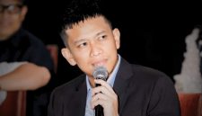 Komedian Boris Bokir mengaku sempat menolak untuk bermain di film Panggil Aku Ayah tetapi akhirnya berubah pikiran karena hal ini. (Foto: Poplicist/Arman)
