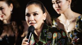 Luna Maya tampil tanpa makeup demi perannya di film horor berjudul Sukma yang disutradarai oleh Baim Wong. (Foto: Poplicist/Arman)