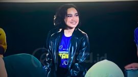 Aktris Rachel Amanda tampil menjadi seorang komika yang populer karena materi soal aib ayahnya di film Suka Duka Tawa. (Foto: Raria.id/Naisya Azzahra)